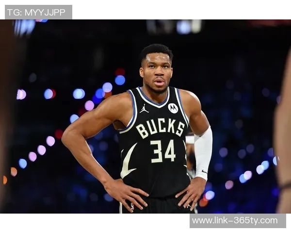 字母哥半场表现抢眼7投5中斩获10分7板3助助球队领先